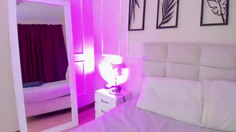     online show from 4, 2, 2025