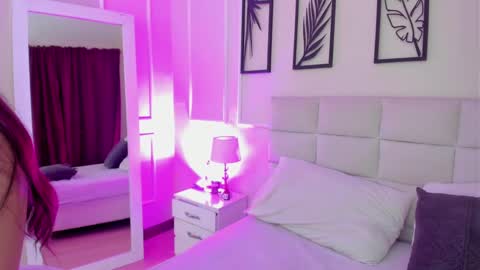     online show from 26, 2, 2025