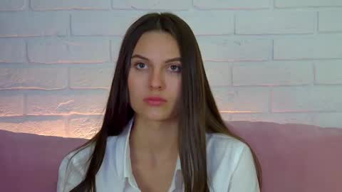 AlisaVersailles online show from 28, 9, 2025