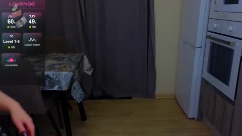 Snapshot of alise_kitty chatting on 28, 9, 2025 alise online show from 28, 9, 2025