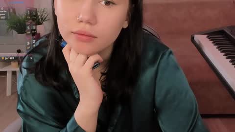 Alisia online show from 27, 1, 2025