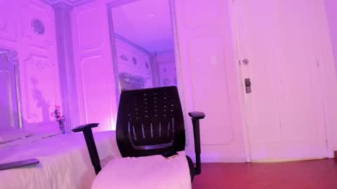 Alison Fishert online show from 2, 12, 2025