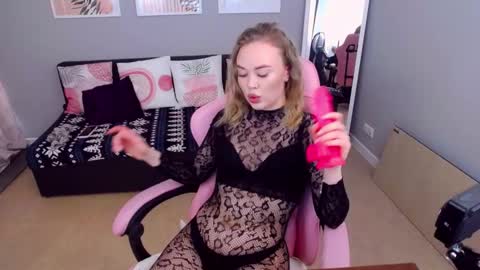 Snapshot of alisonwillow chatting on 21, 2, 2026 Anna online show from 21, 2, 2026