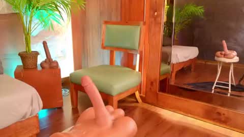 Snapshot of alisoon_moon chatting on 17, 7, 2026 Alison Moon online show from 17, 7, 2026