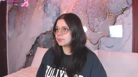 Mia online show from 6, 8, 2026
