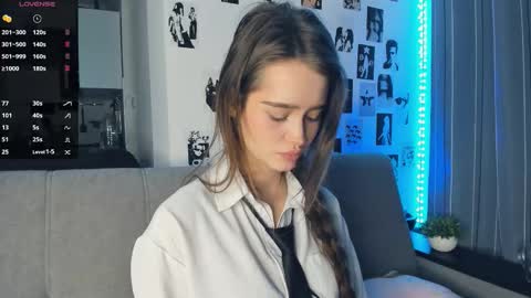 Snapshot of alivialovely chatting on 12, 11, 2025 Alivia online show from 12, 11, 2025