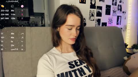 Snapshot of alivialovely chatting on 17, 12, 2025 Alivia online show from 17, 12, 2025