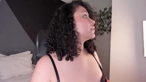 Snapshot of alixon_fiore5 chatting on 15, 12, 2024 alixon online show from 15, 12, 2024