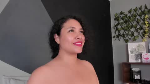 Snapshot of alixon_fiore5 chatting on 6, 2, 2025 alixon online show from 6, 2, 2025