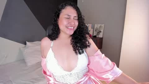 Snapshot of alixon_fiore5 chatting on 27, 9, 2025 alixon online show from 27, 9, 2025
