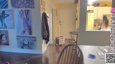 Alize Zaide online show from 3, 1, 2025