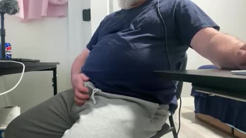 Allergictolove online show from 6, 4, 2026