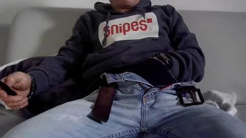 alles594462 online show from 5, 1, 2025