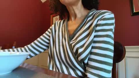 wishlist on bio online show from 19, 11, 2025