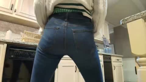 Snapshot of allgood4u chatting on 12, 3, 2026 wishlist on bio online show from 12, 3, 2026