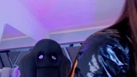    online show from 8, 1, 2025