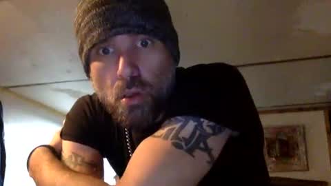 Snapshot of allitrunnin chatting on 28, 11, 2025 allitrunnin online show from 28, 11, 2025