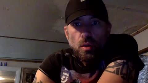 Snapshot of allitrunnin chatting on 1, 12, 2025 allitrunnin online show from 1, 12, 2025