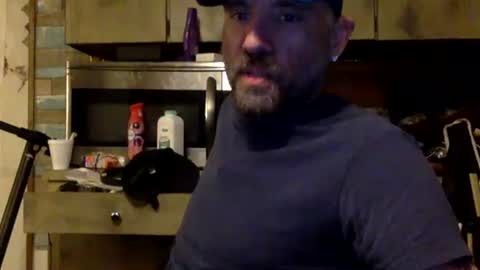 Snapshot of allitrunnin chatting on 29, 3, 2026 allitrunnin online show from 29, 3, 2026