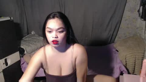 Snapshot of alluring_bobbies chatting on 8, 1, 2025 dhiharu online show from 8, 1, 2025