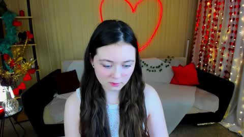 alluringeyess online show from 10, 3, 2026