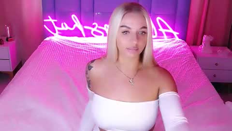 AlwaysHot online show from 28, 10, 2025