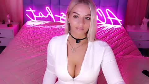 AlwaysHot online show from 4, 3, 2026