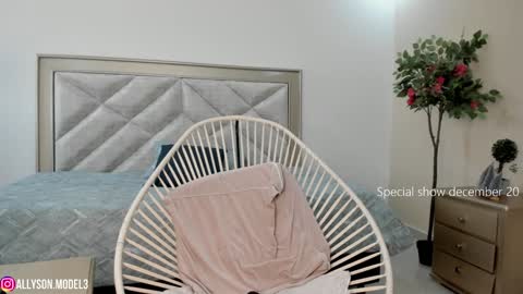 Snapshot of allyson_4 chatting on 13, 12, 2024 Allyson 3 online show from 13, 12, 2024