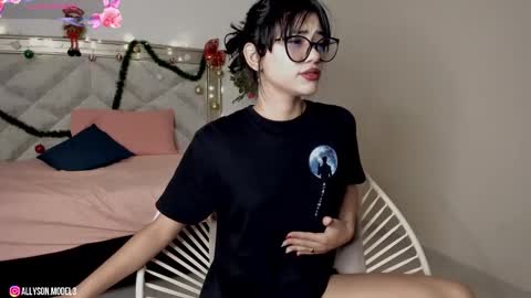 Snapshot of allyson_4 chatting on 22, 12, 2024 Allyson 3 online show from 22, 12, 2024