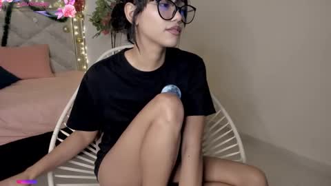Snapshot of allyson_4 chatting on 22, 12, 2024 Allyson 3 online show from 22, 12, 2024
