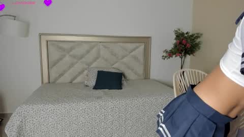 Snapshot of allyson_4 chatting on 4, 1, 2025 Allyson 3 online show from 4, 1, 2025