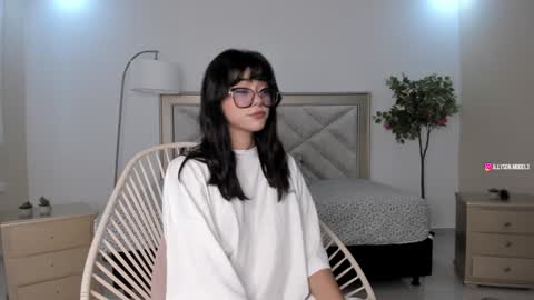 Snapshot of allyson_4 chatting on 26, 1, 2025 Allyson 3 online show from 26, 1, 2025