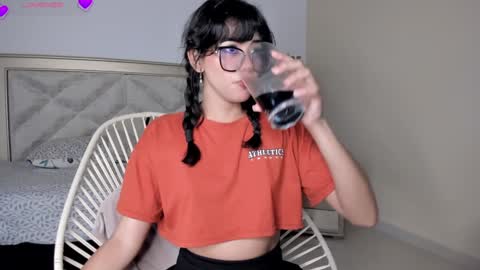 Snapshot of allyson_4 chatting on 28, 1, 2025 Allyson 3 online show from 28, 1, 2025