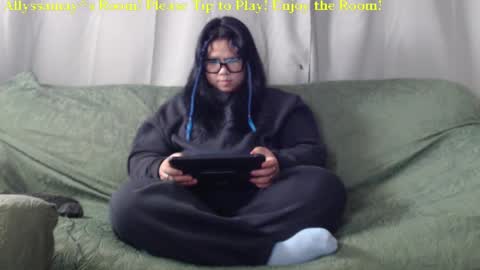 Allyssamay online show from 12, 1, 2025