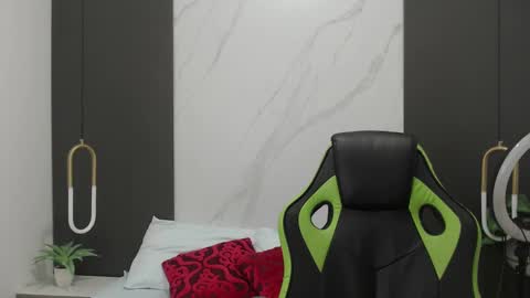 ALMA FENIX  online show from 18, 1, 2025