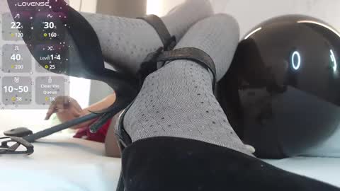 ALMA FENIX  online show from 31, 1, 2025