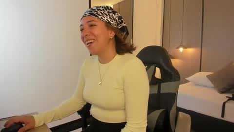 ALMA FENIX  online show from 24, 9, 2025