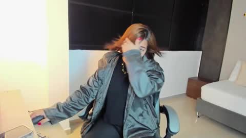 ALMA FENIX  online show from 13, 10, 2025