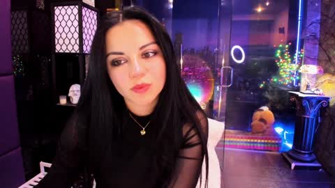 Snapshot of alma_pearl chatting on 7, 12, 2024 Alma online show from 7, 12, 2024