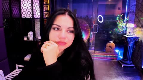 Snapshot of alma_pearl chatting on 10, 12, 2024 Alma online show from 10, 12, 2024