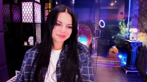Snapshot of alma_pearl chatting on 11, 12, 2024 Alma online show from 11, 12, 2024