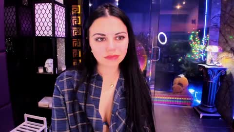 Snapshot of alma_pearl chatting on 11, 12, 2024 Alma online show from 11, 12, 2024