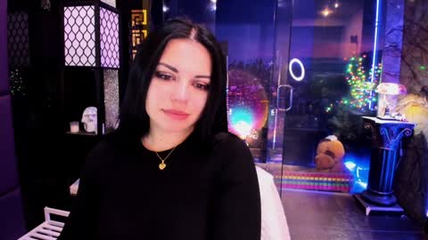 Snapshot of alma_pearl chatting on 12, 12, 2024 Alma online show from 12, 12, 2024