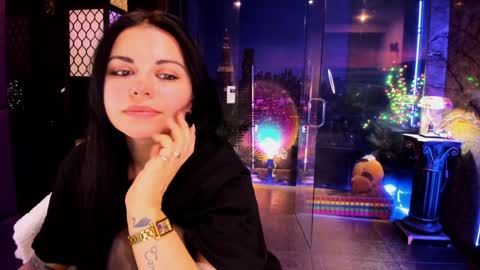 Snapshot of alma_pearl chatting on 17, 12, 2024 Alma online show from 17, 12, 2024