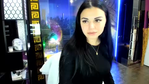 Snapshot of alma_pearl chatting on 19, 12, 2024 Alma online show from 19, 12, 2024