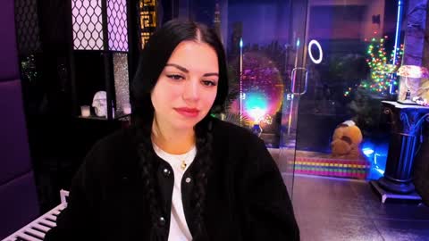 Snapshot of alma_pearl chatting on 21, 12, 2024 Alma online show from 21, 12, 2024