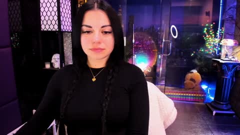 Snapshot of alma_pearl chatting on 23, 12, 2024 Alma online show from 23, 12, 2024