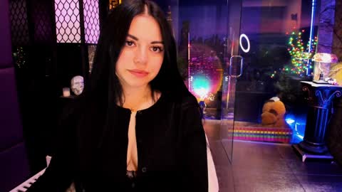 Snapshot of alma_pearl chatting on 6, 1, 2025 Alma online show from 6, 1, 2025