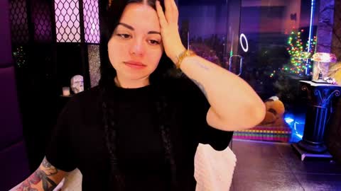 Snapshot of alma_pearl chatting on 7, 1, 2025 Alma online show from 7, 1, 2025