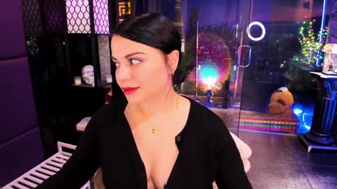 Snapshot of alma_pearl chatting on 4, 2, 2025 Alma online show from 4, 2, 2025
